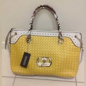 COPY - NWT Guess purse